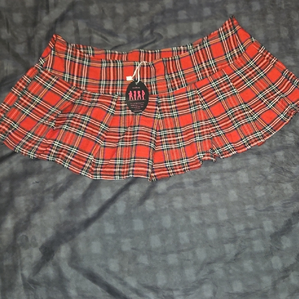 Red Plaid Mini Skirt- Size: Large (jr's) - Picture 2 of 7